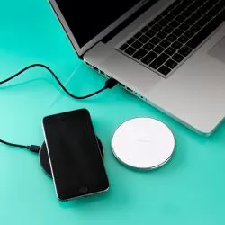 Carregador por Indução Personalizado para Brinde